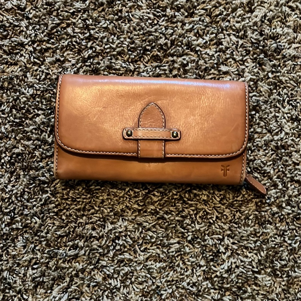 Frye wallet. Good condition. Camel color
